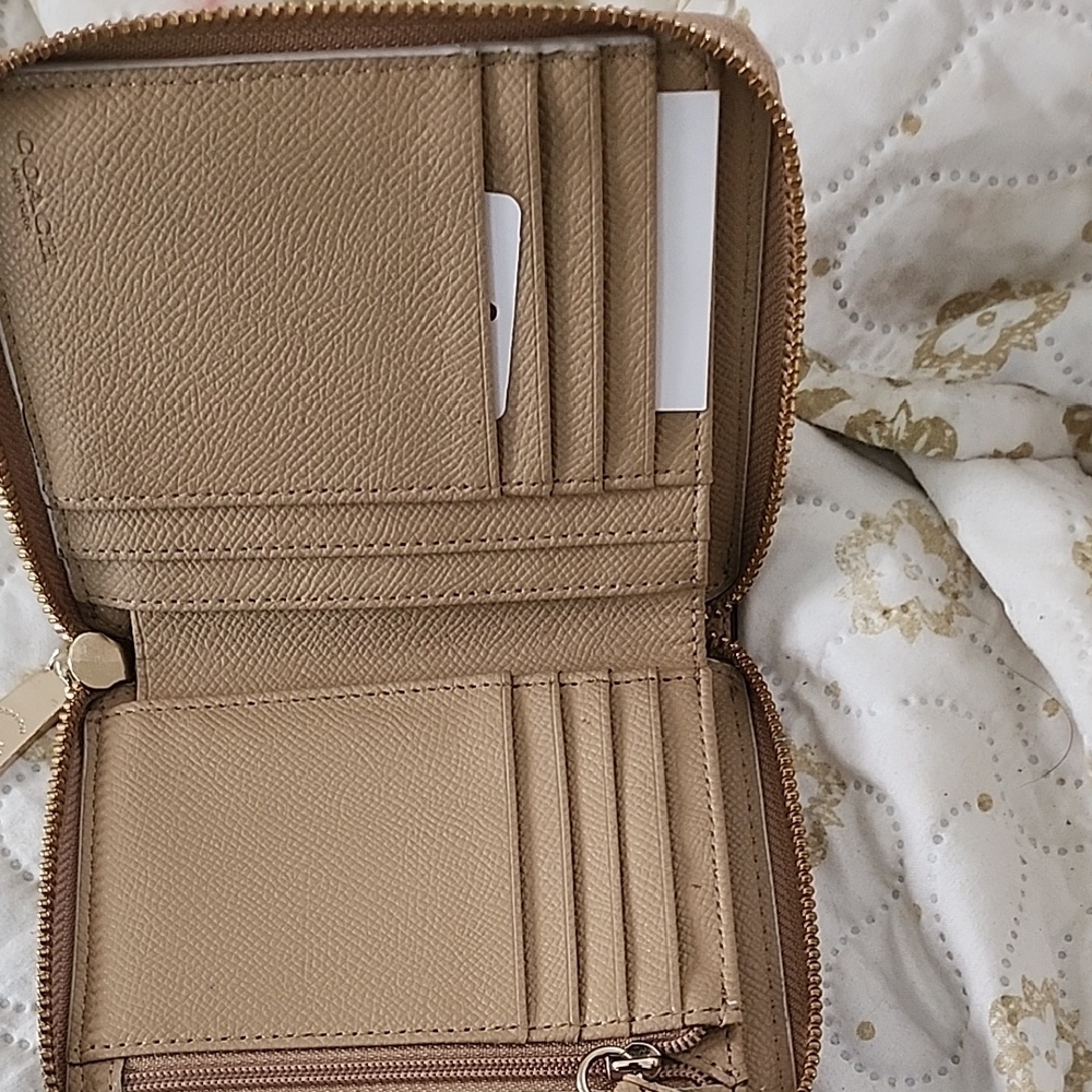 Coach Metallic Gold Zip Wallet - Picture 2 of 3